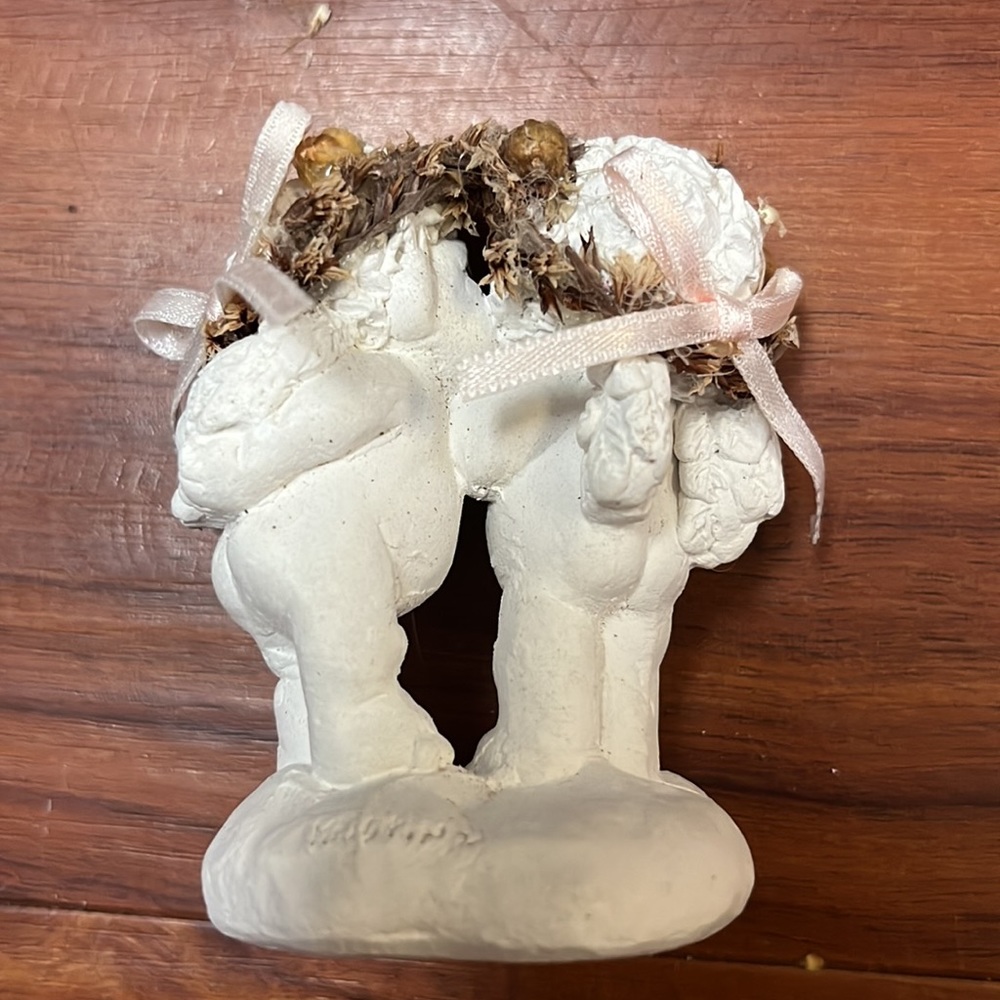 Two cherubs - Picture 2 of 6